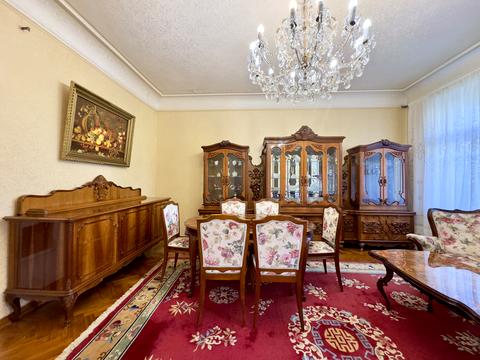 квартира за адресою Євгена Коновальця пров. (Урицького), 4