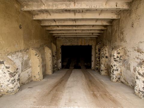 коммерческая по адресу Центральна, 1