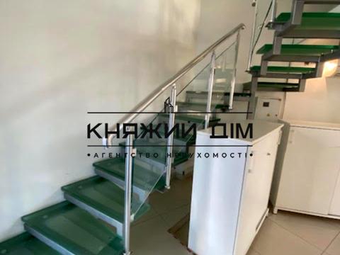 комерційна за адресою Жилянська вул., 59