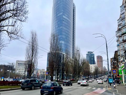 комерційна за адресою Лесі Українки бульв., 13