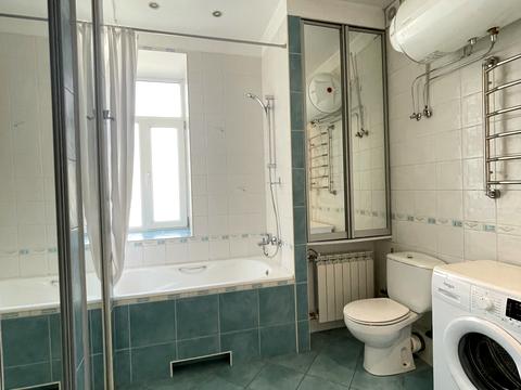 комерційна за адресою Чеховський пров., 8