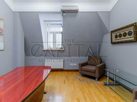 комерційна за адресою Липська вул., 10