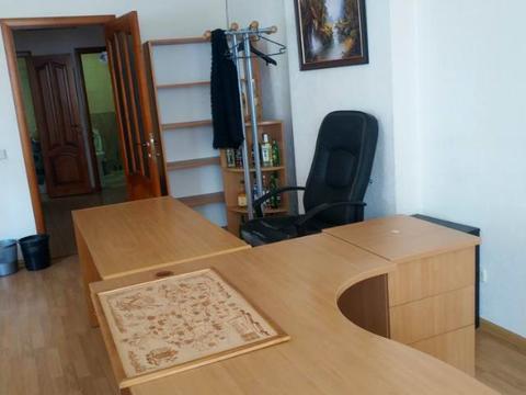 комерційна за адресою Раїси Окіпної вул., 4-А