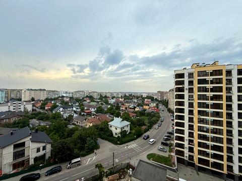 квартира за адресою Володимира Івасюка вул., 82