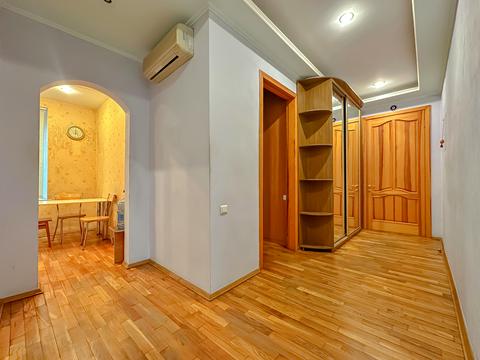 квартира по адресу Независимой Украины ул. (40 лет Советской Украины), 82