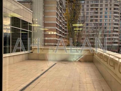 комерційна за адресою Київ, Жилянська вул., 75