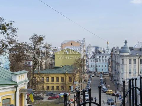 комерційна за адресою Андріївська вул., 7