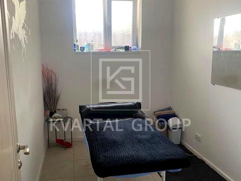 комерційна за адресою Українська вул., 2-Ю