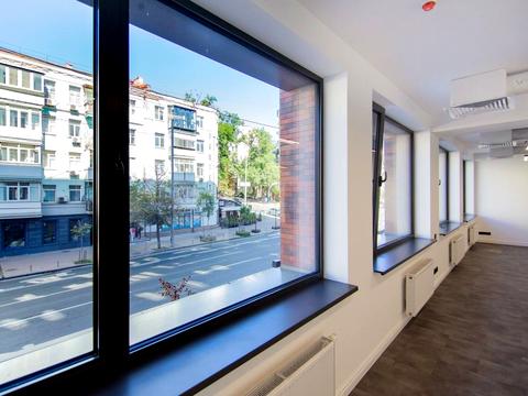 комерційна за адресою Саксаганського вул., 53/8