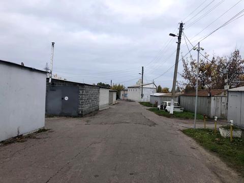 паркомісце за адресою Руставі вул., 7