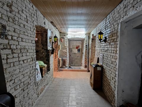 комерційна за адресою Філософська, 40