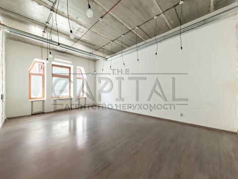 комерційна за адресою Воздвиженська вул., 48
