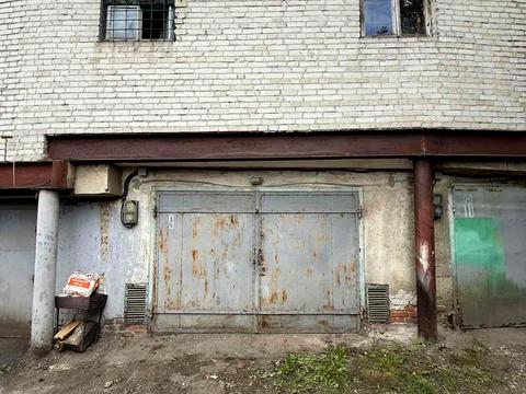 паркомісце за адресою Природна вул., 17
