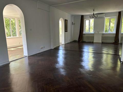 комерційна за адресою Редутна вул., 32