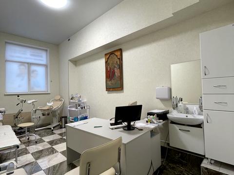 комерційна за адресою Івана Франка вул., 6