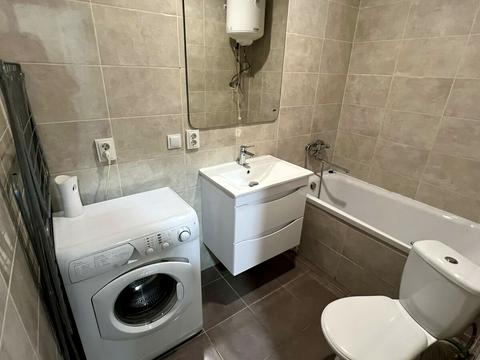 квартира за адресою Джерельна вул., 12