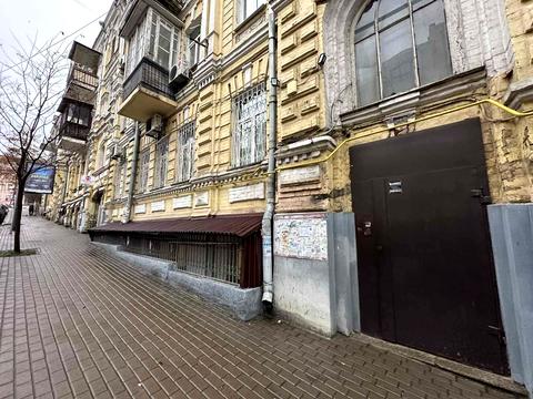 комерційна за адресою Михайлівська вул., 20