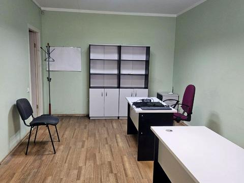 комерційна за адресою Палубна вул., 9/2