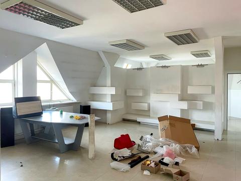 комерційна за адресою Петра Сагайдачного вул., 42