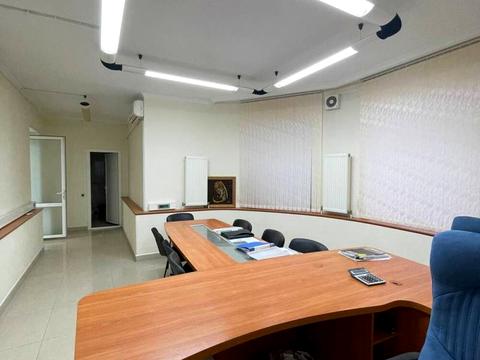комерційна за адресою Базарна вул., 89
