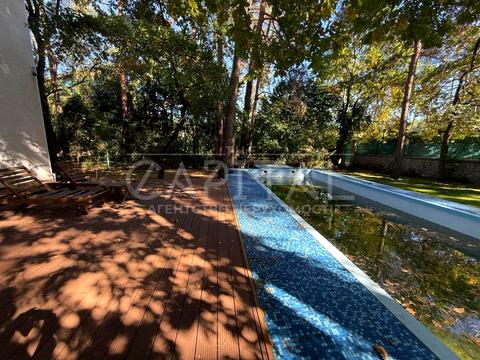 будинок за адресою смт. Козин, Миру вул.