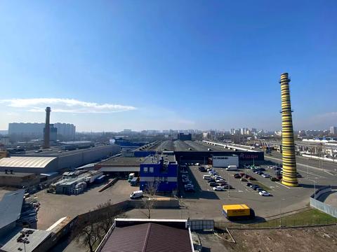 комерційна за адресою Лугова вул., 9