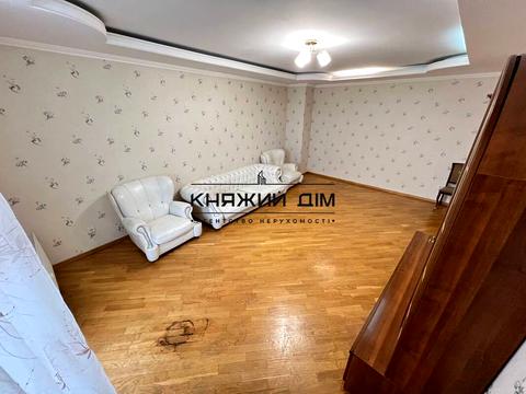 квартира за адресою Митрополита Андрея Шептицького вул. (Анатолія Луначарського), 10