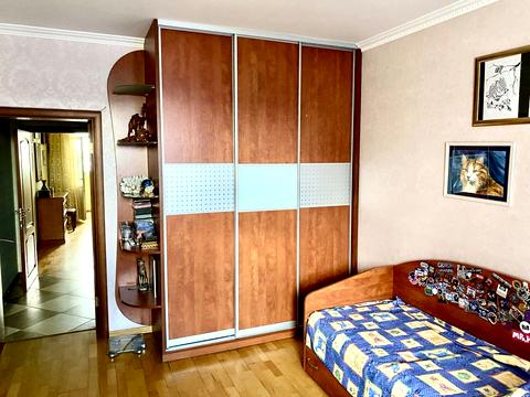 квартира за адресою Київ, Драгоманова вул., 6-А