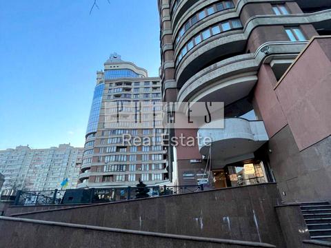 комерційна за адресою Жилянська вул., 59