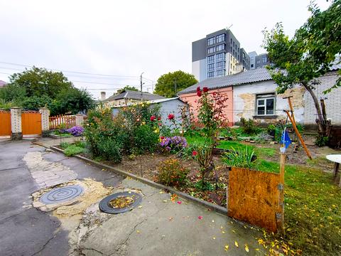 будинок за адресою Суровцової