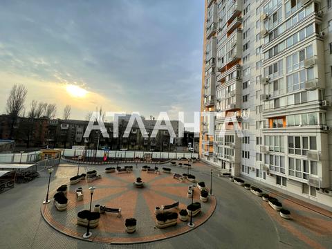 квартира за адресою Середньофонтанська вул., 35