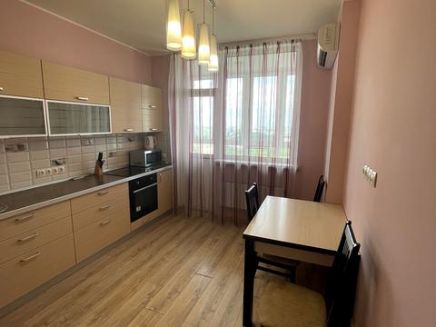 квартира за адресою Авіаконструктора Ігоря Сікорського вул. (Танкова), 1-Б