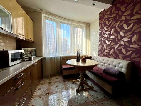 квартира за адресою Анни Ахматової вул., 22