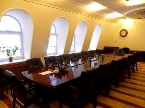 комерційна за адресою Саксаганського вул., 67-Б