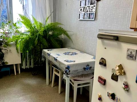 квартира за адресою житловий масив Тополя-3 вул., 8