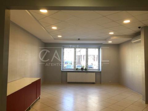 комерційна за адресою Володимира Івасюка просп. (Героїв Сталінграду), 4