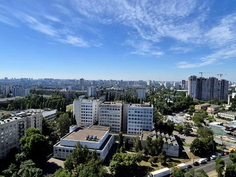 квартира за адресою Авіаконструктора Ігоря Сікорського вул. (Танкова), 1