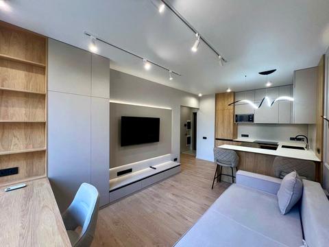 квартира за адресою Салютна вул., 2к18