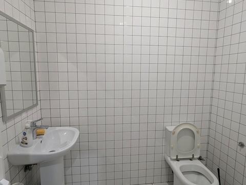 комерційна за адресою Тринітарська, 11