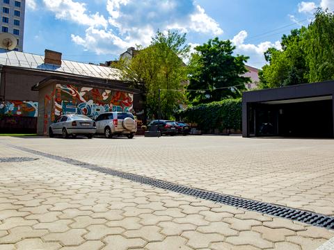 комерційна за адресою Саксаганського вул., 53/80