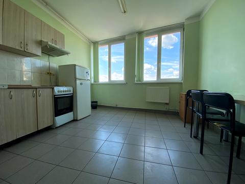 комерційна за адресою Оксамитова вул., 18-Б