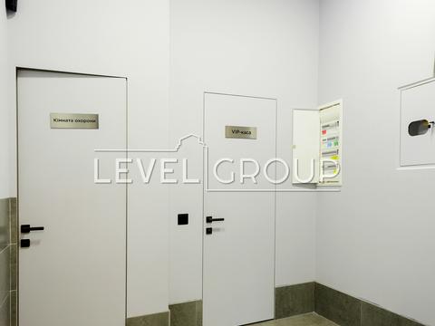 комерційна за адресою Антоновича вул. (Горького), 93