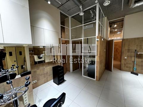 комерційна за адресою Дніпровська набережна вул., 18-А