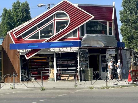 комерційна за адресою Олексія Вадатурського вул. (Маршала Малиновського), 94