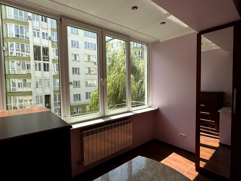 квартира по адресу Строителей ул., 30