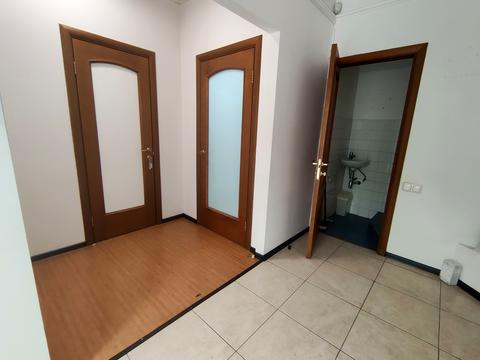 комерційна за адресою Кропивницького вул., 18