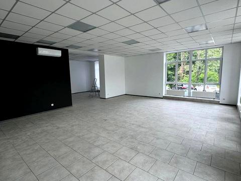 комерційна за адресою Університетська вул., 29а