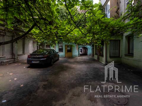 квартира за адресою Межигірська вул., 24