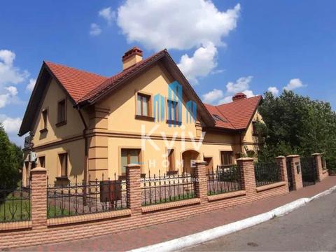 будинок за адресою Набережна