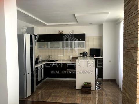 квартира за адресою Раїси Окіпної вул., 4